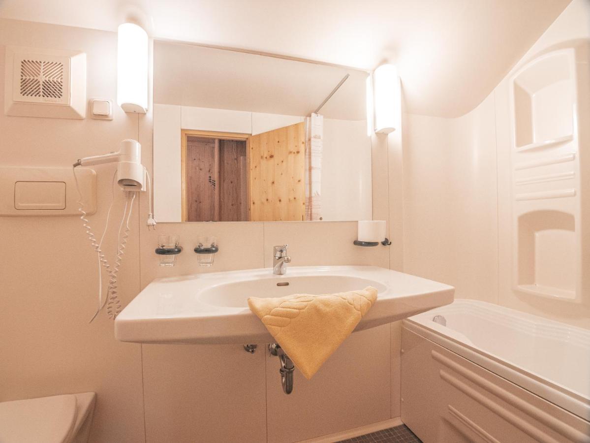 Hotel Mitterhof ゲルロス エクステリア 写真