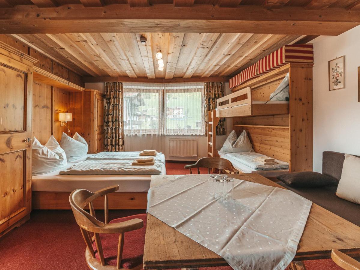 Hotel Mitterhof ゲルロス エクステリア 写真
