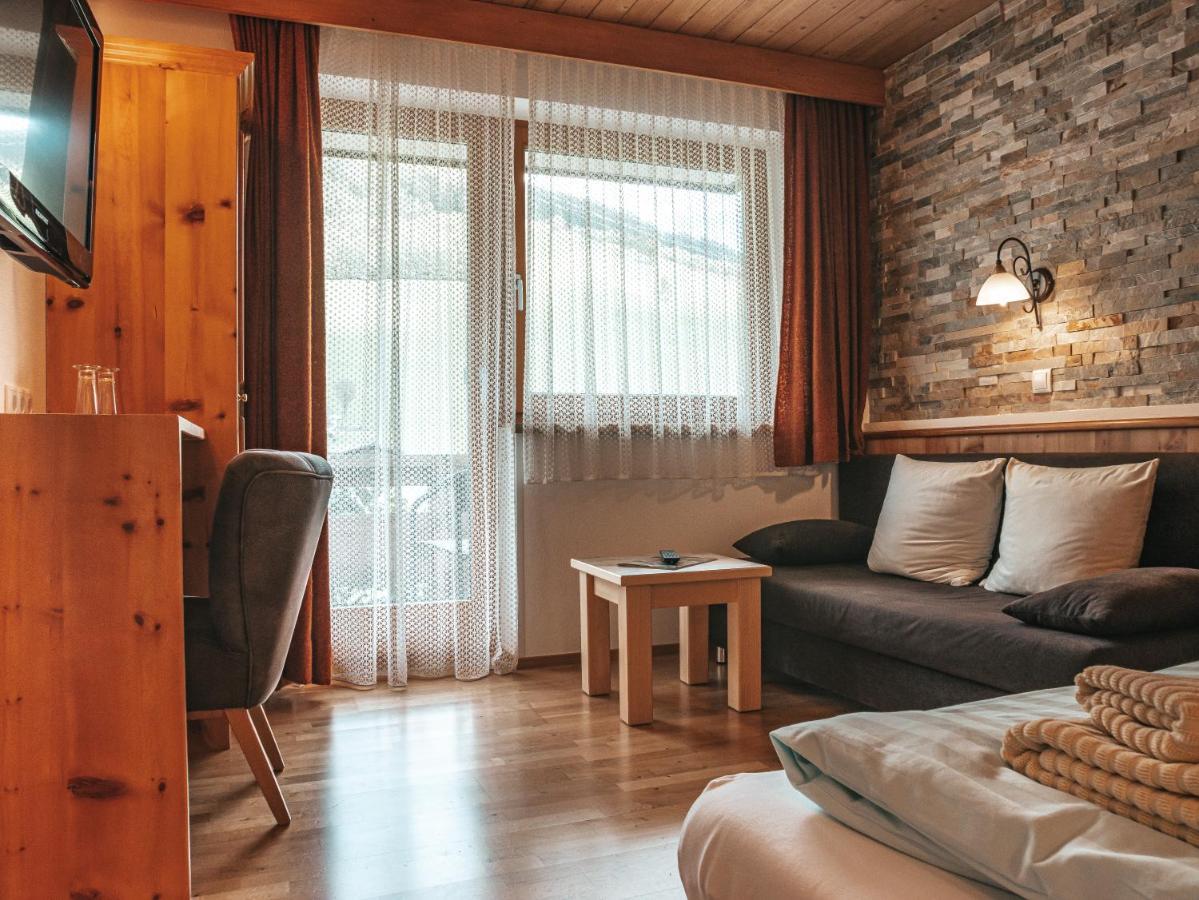 Hotel Mitterhof ゲルロス エクステリア 写真