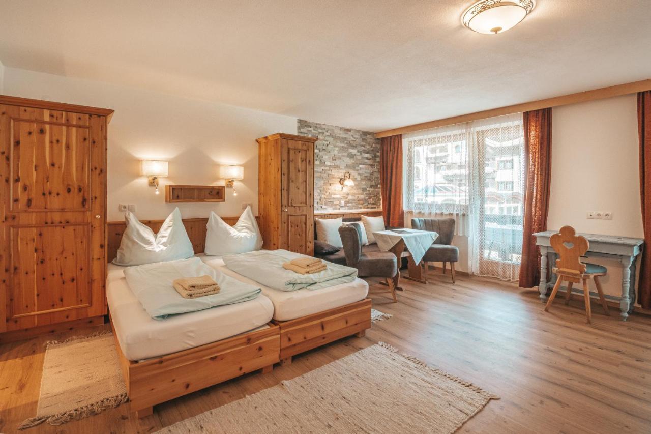 Hotel Mitterhof ゲルロス エクステリア 写真