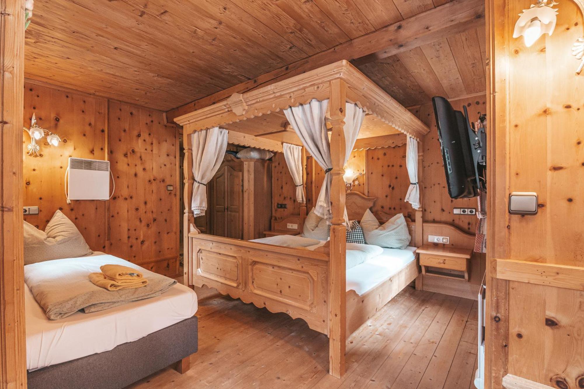 Hotel Mitterhof ゲルロス エクステリア 写真